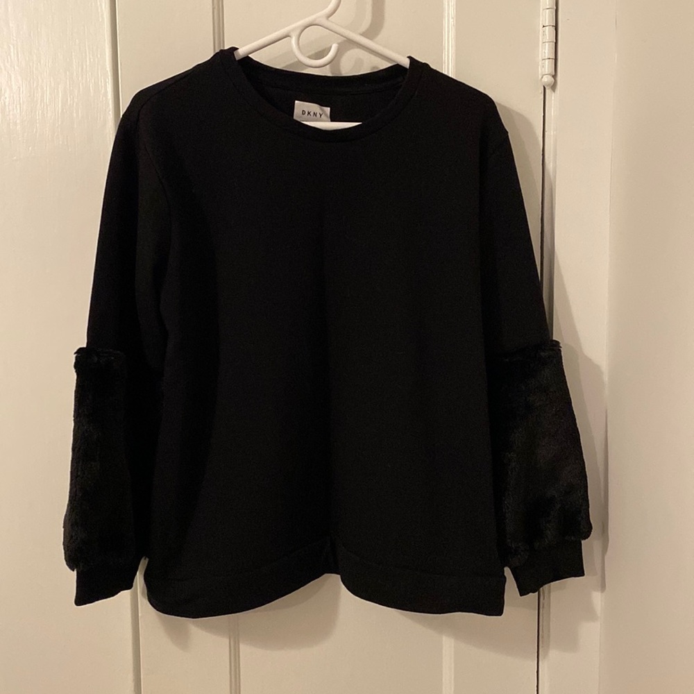 DKNY the Everywhere Sweatshirt, size M